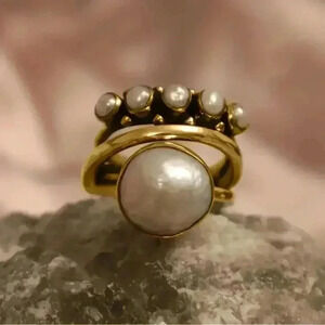 Vintage-Inspired Pearl Statement Ring